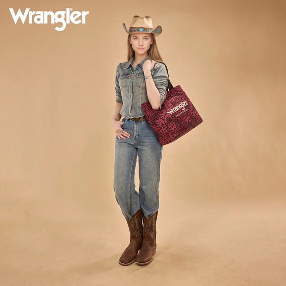 Wrangler Leopard Print Large Tote/Crossbody Red - Picture 2 of 6